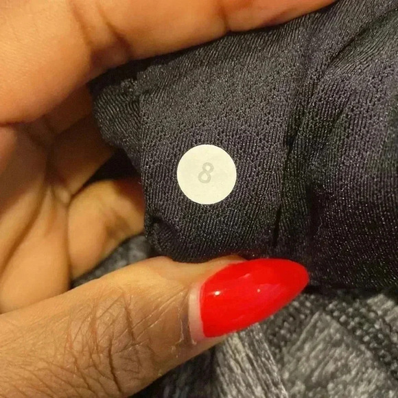 Lululemon Run: Your Heart out Pullover in Heathered Black (First Release Size 8 - Picture 10 of 11